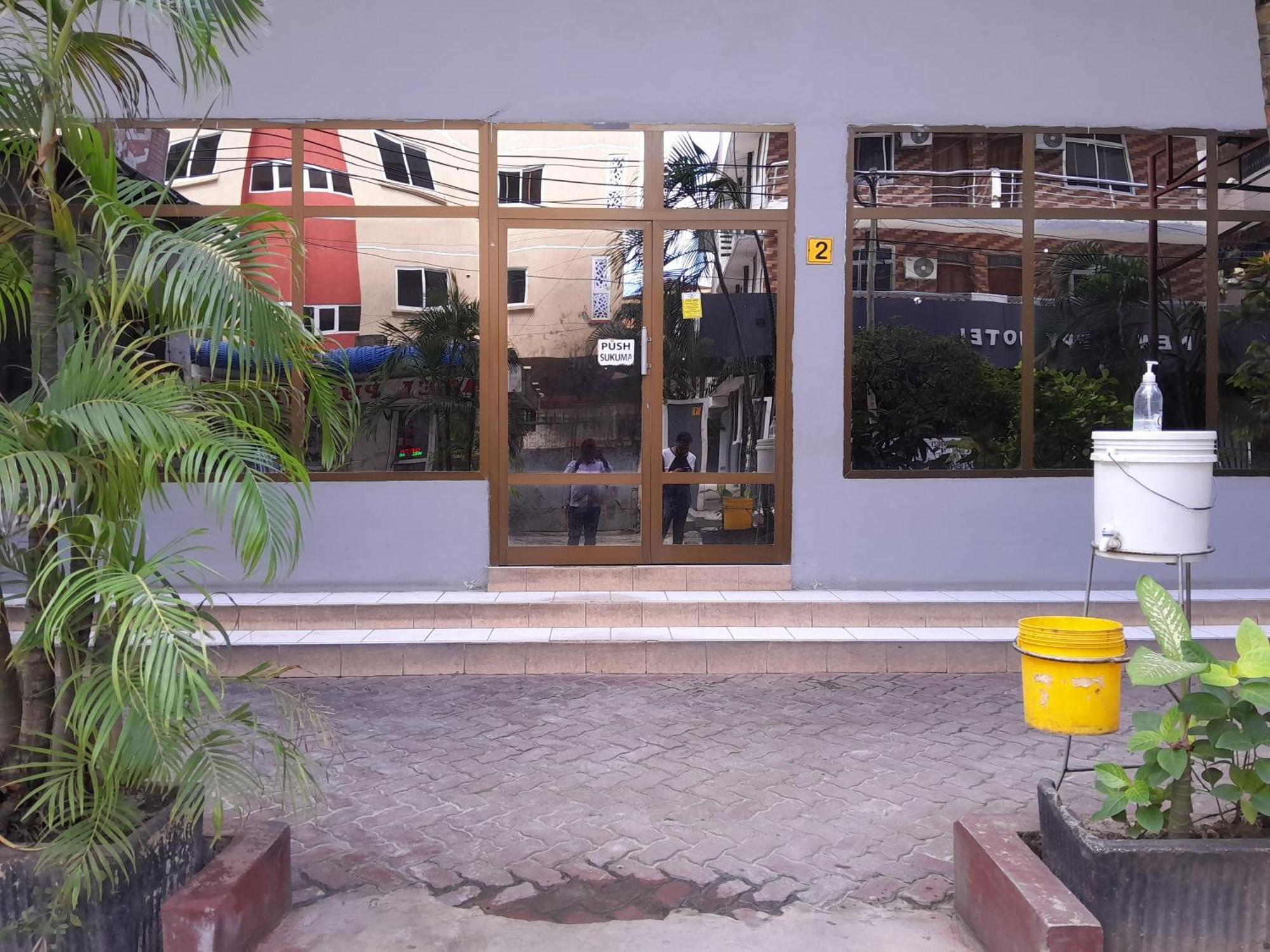Hotel Ideal Dar es Salaam Bagian luar foto