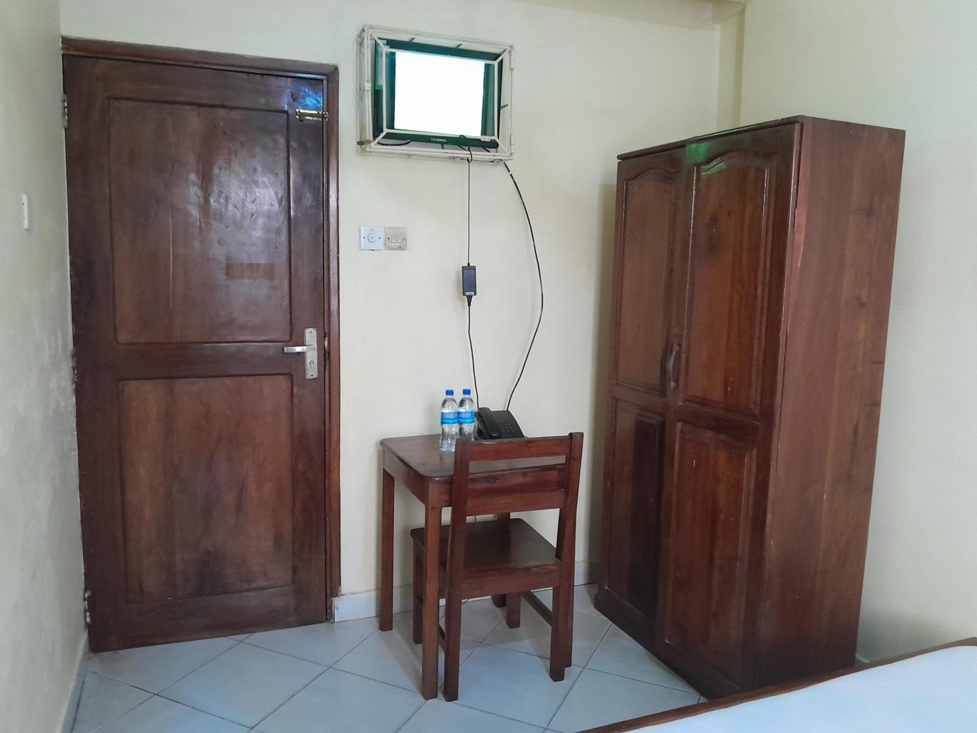 Hotel Ideal Dar es Salaam Bagian luar foto